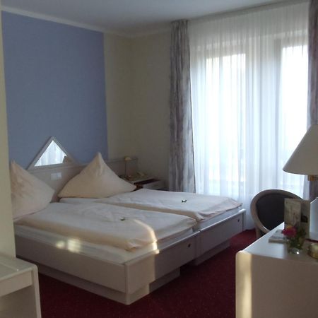 Hotel Weiss Ангермюнде Экстерьер фото